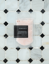 Load image into Gallery viewer, Geranium Rose Botanical Bath Soak