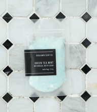 Load image into Gallery viewer, Green Mint Botanical Bath Soak
